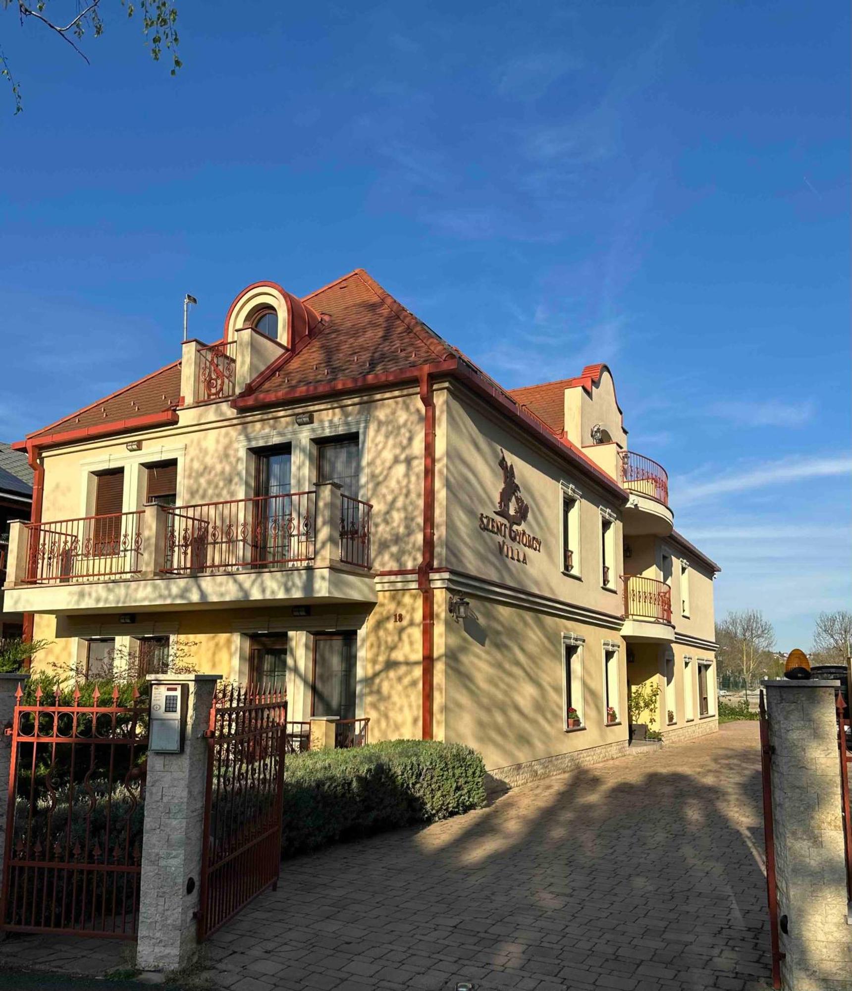 Szent Gyoergy Villa Apartmanhaz ヘーヴィーズ エクステリア 写真